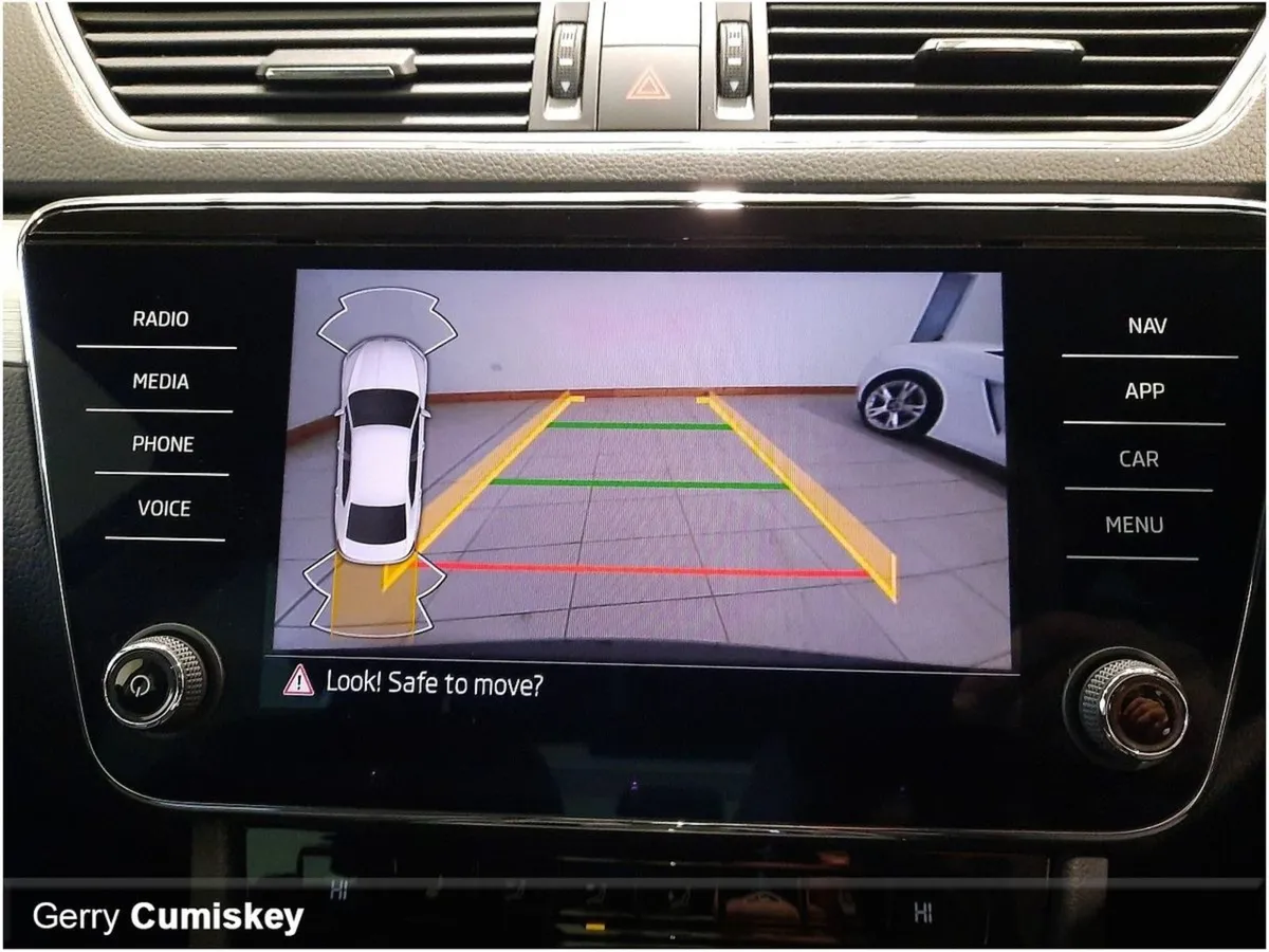 Skoda Superb Ambition 2.0tdi 150HP DSG - Image 4