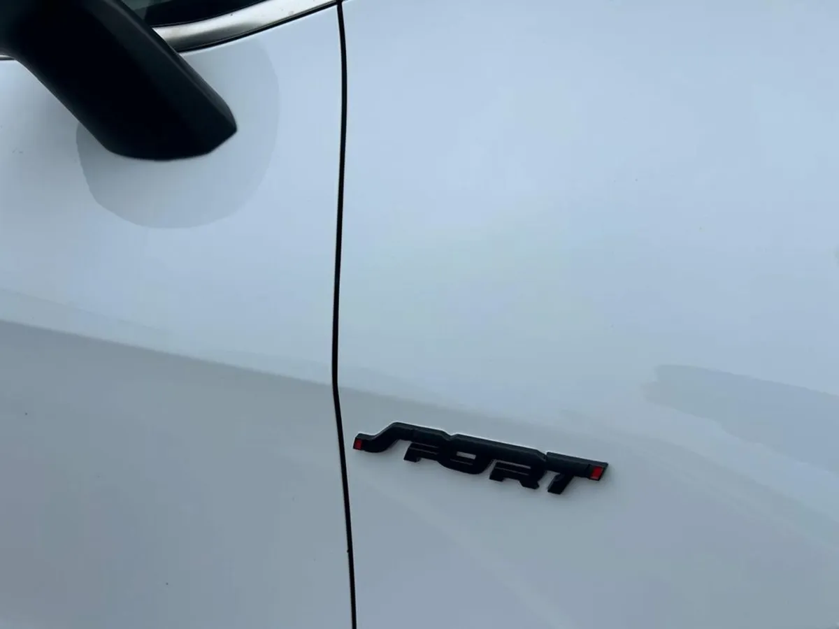 Kia Sportage Sport 1.6D *SHOWROOM CONDITION* Sat N - Image 3