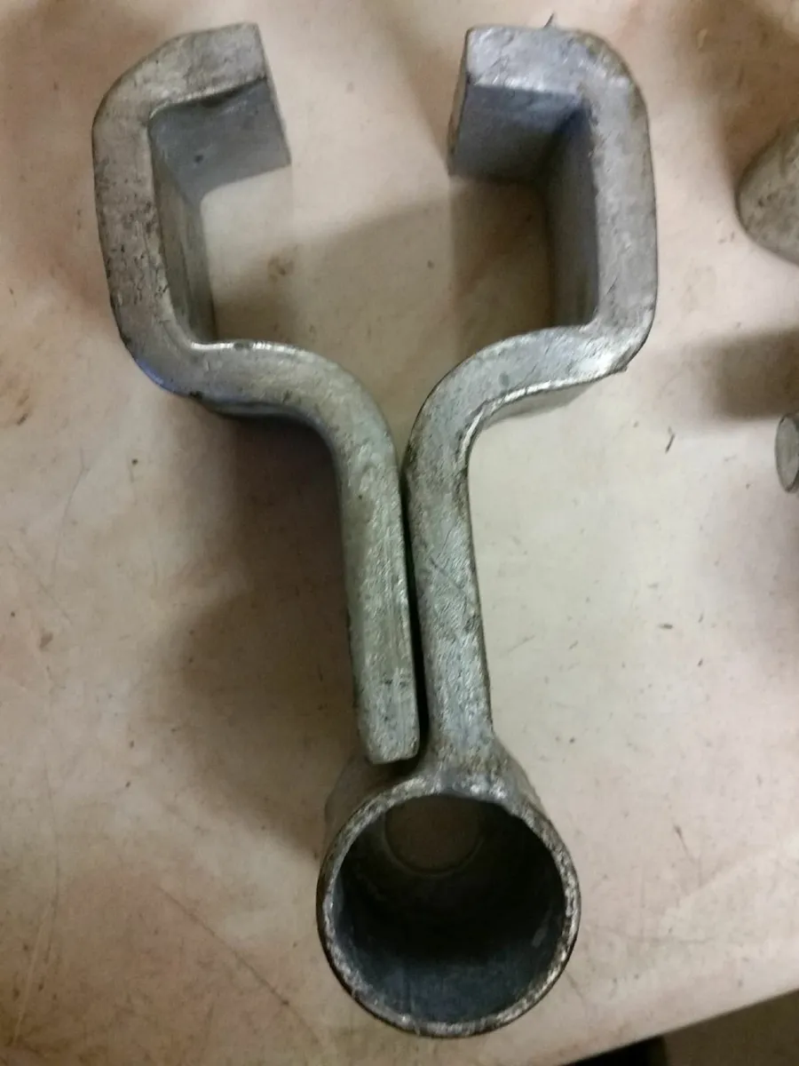 Gate Mounting brackets - Image 2