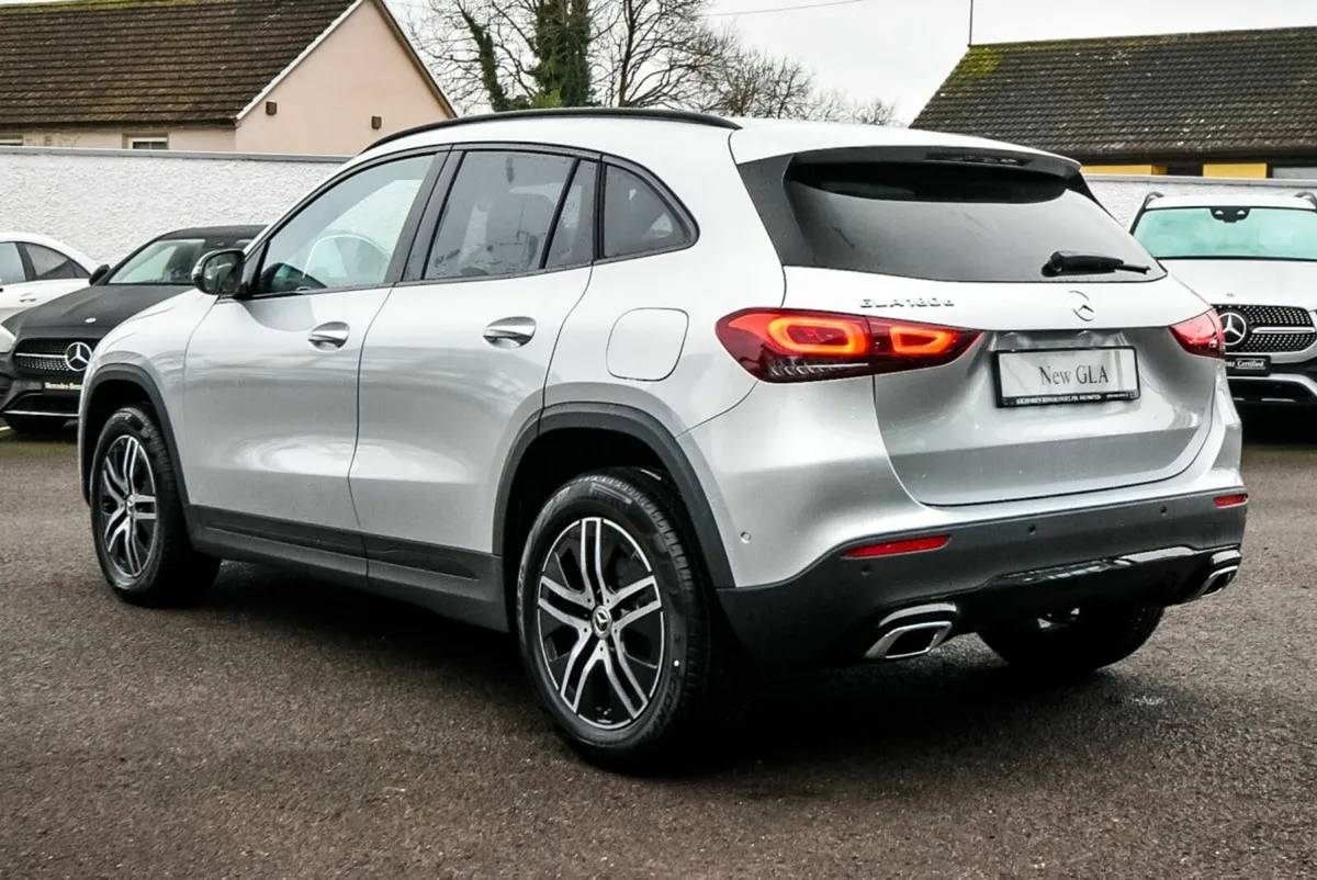 Mercedes-Benz GLA 180d Progressive Night Pack Auto - Image 4