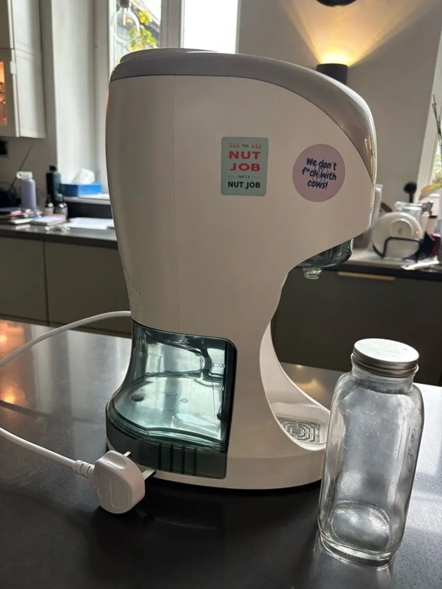 Nut milk maker - Image 1