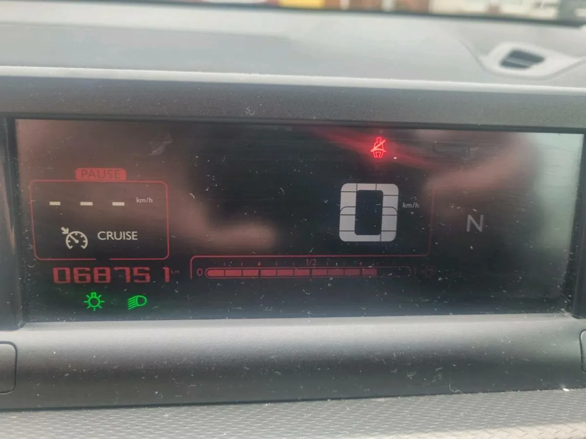 Automatic low mileage C4 Cactus - Image 2