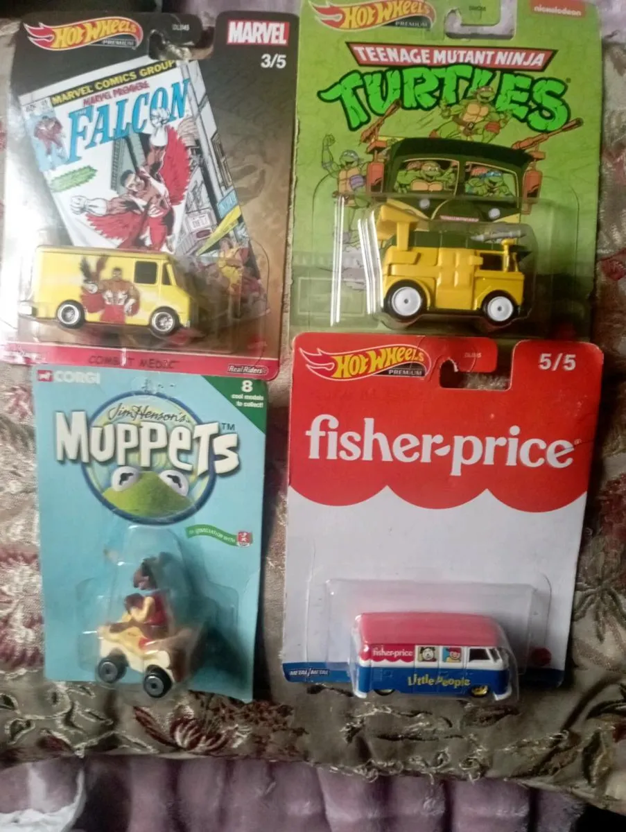 HOT  WHEELS  / CORGI DIE-CAST MODLES 1-64 SCALEL - Image 1