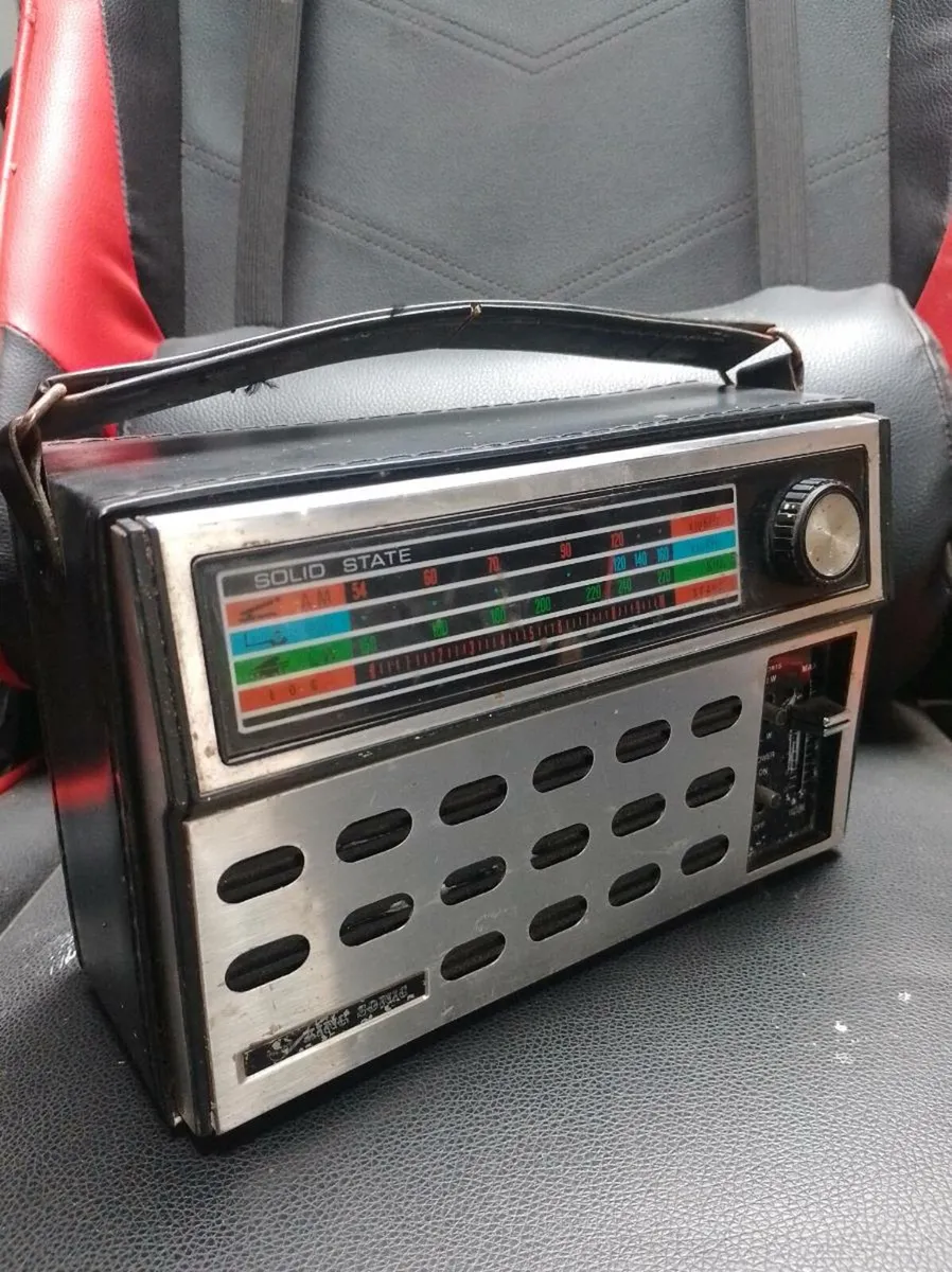 King Sonic 1970 portable radio - Image 4