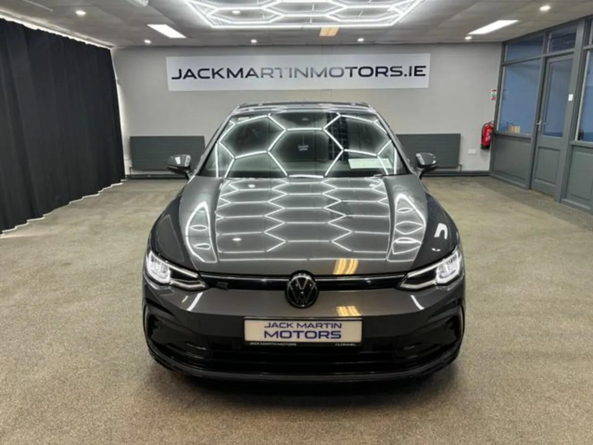 Volkswagen Golf R Line Auto 2.0 TDI Manufacturers - Image 2