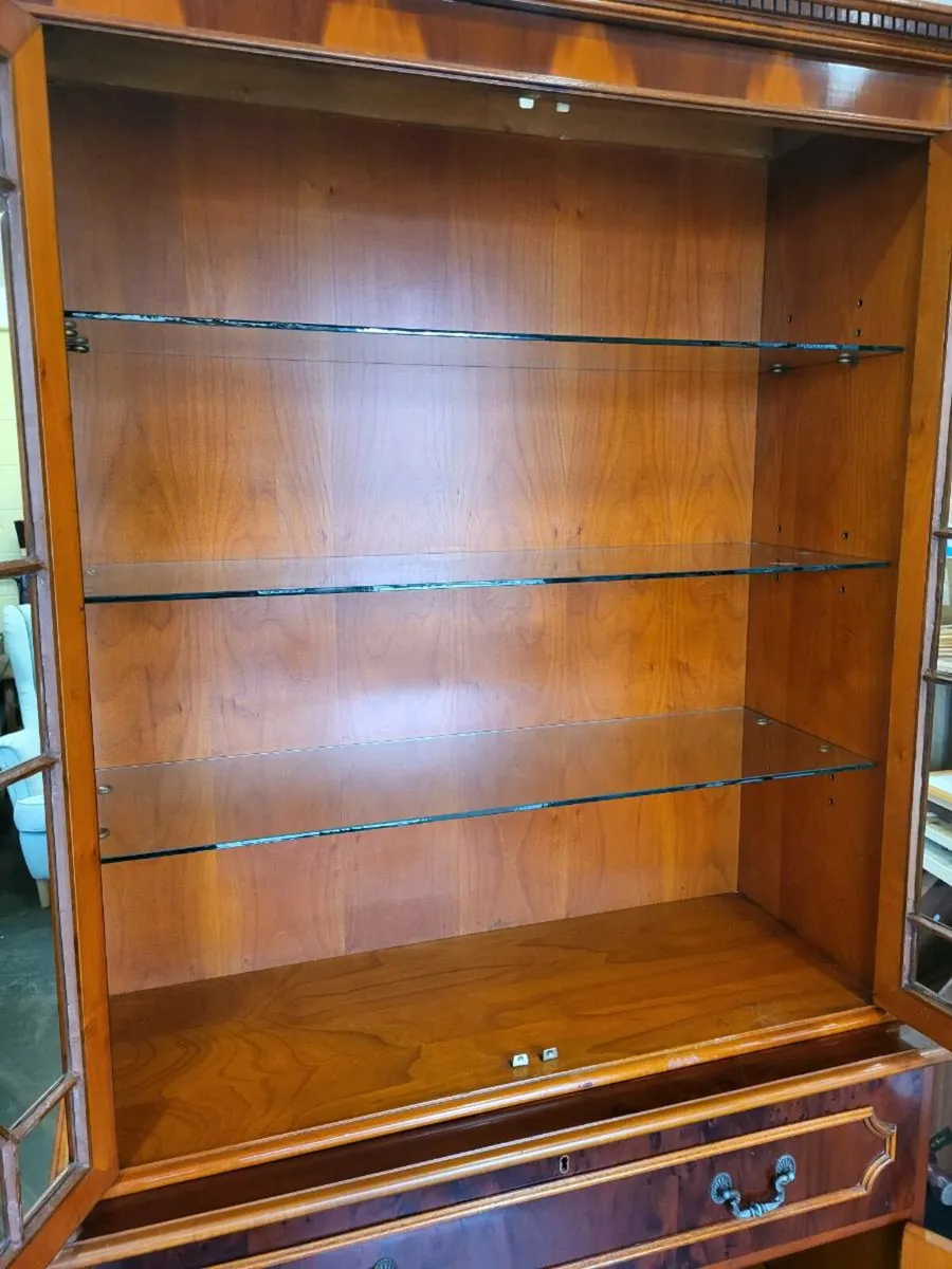 Beautiful Flamed Mahogany Bookcase/Bureau - Image 4