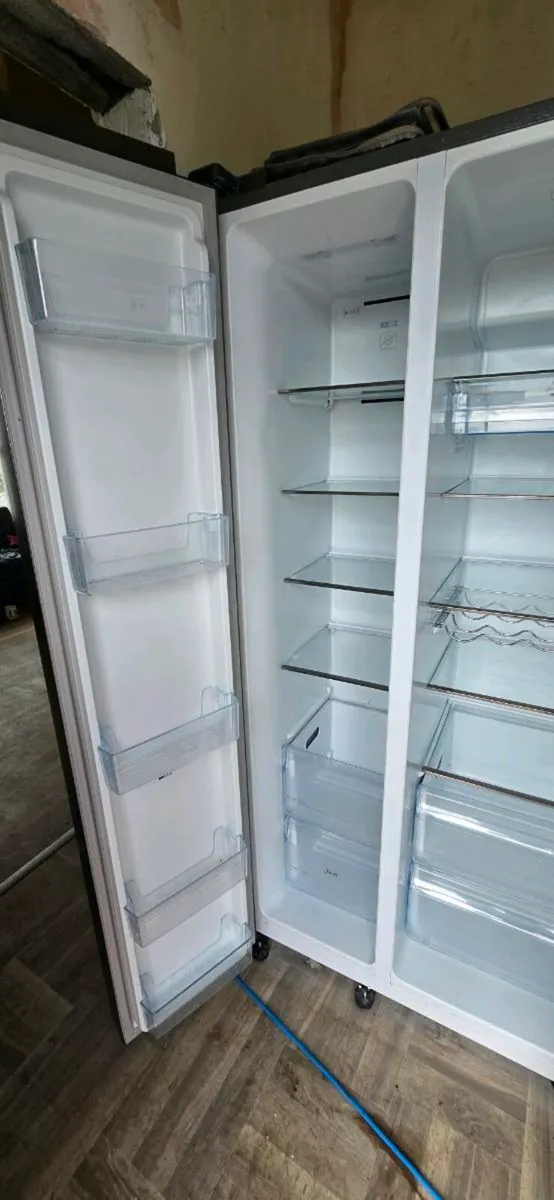 Kenwood American style fridge freezer - Image 4