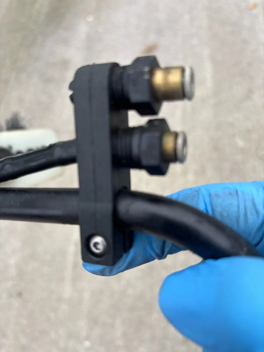 Ionic 36 Foot Water Fed window Cleaning Pole - Image 3