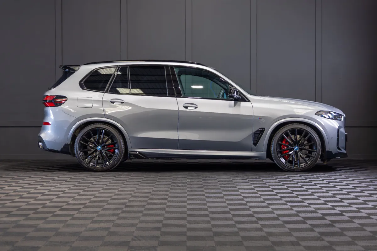 2025 BMW X5 X-Drive 50e M-Sport - Image 2
