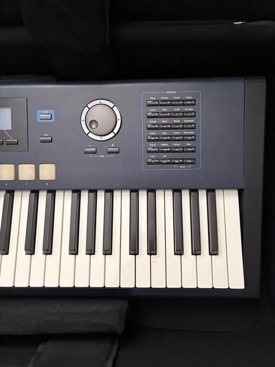 kurzweil PC3 LE6 and Gator GK76 case - Image 1