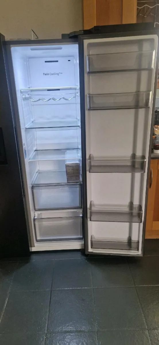 Fridge freezer American style - Image 3
