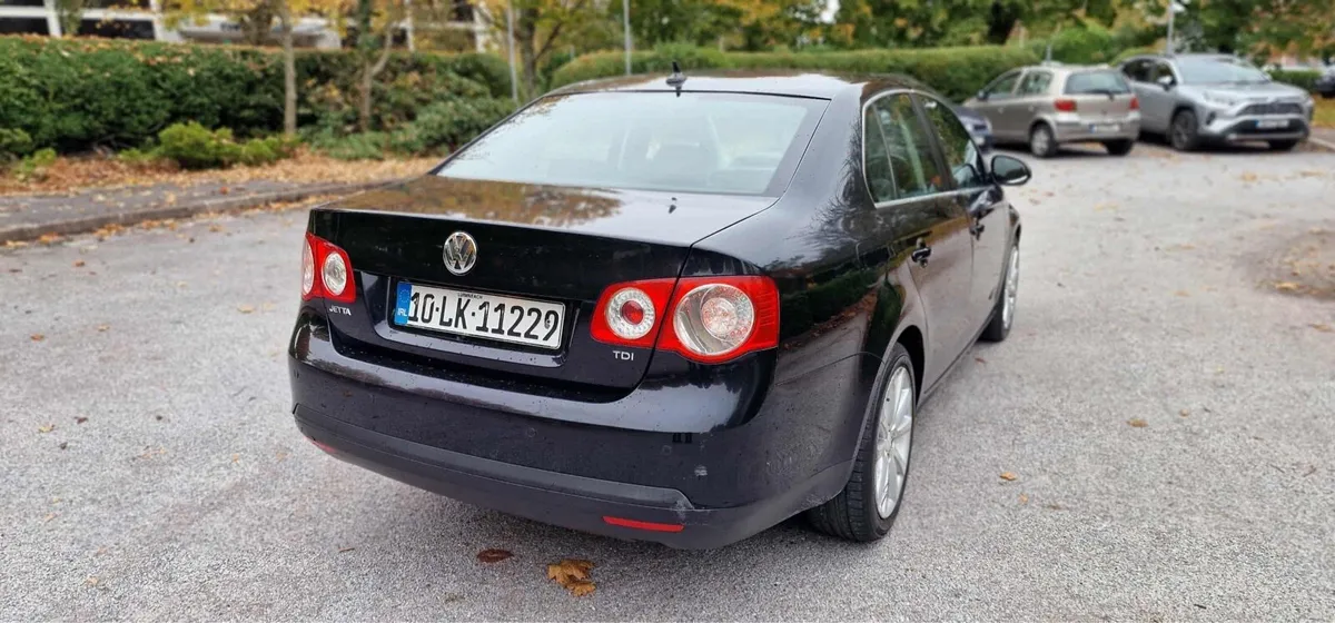 Volkswagen Jetta 2010 1.6TDI Ncted & taxed - Image 4