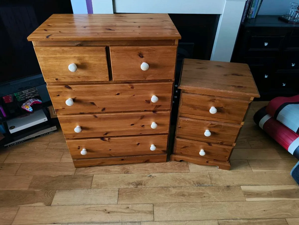 Solid pine chest & locker - Image 1