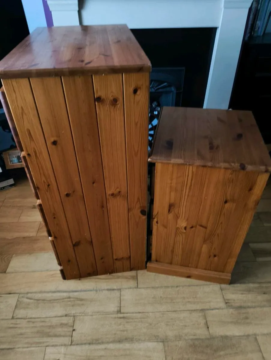 Solid pine chest & locker - Image 4