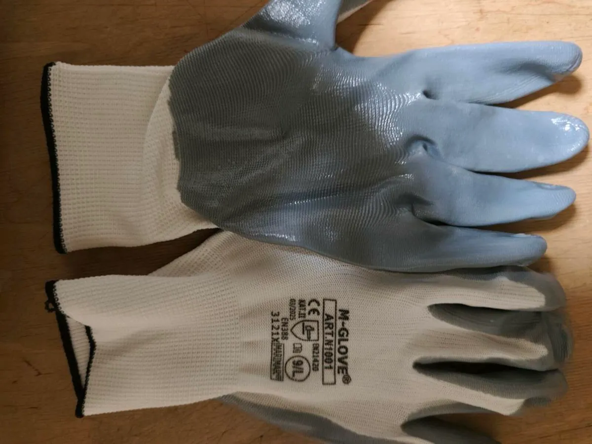 GLOVES - Image 1