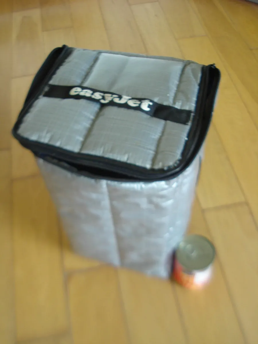 EASYJET  LATE 90s OLD  CREW COOLER BAG . - Image 1