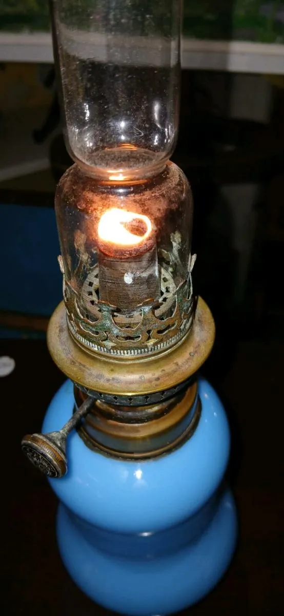 Blue milk glass Oil Lamp - Image 3