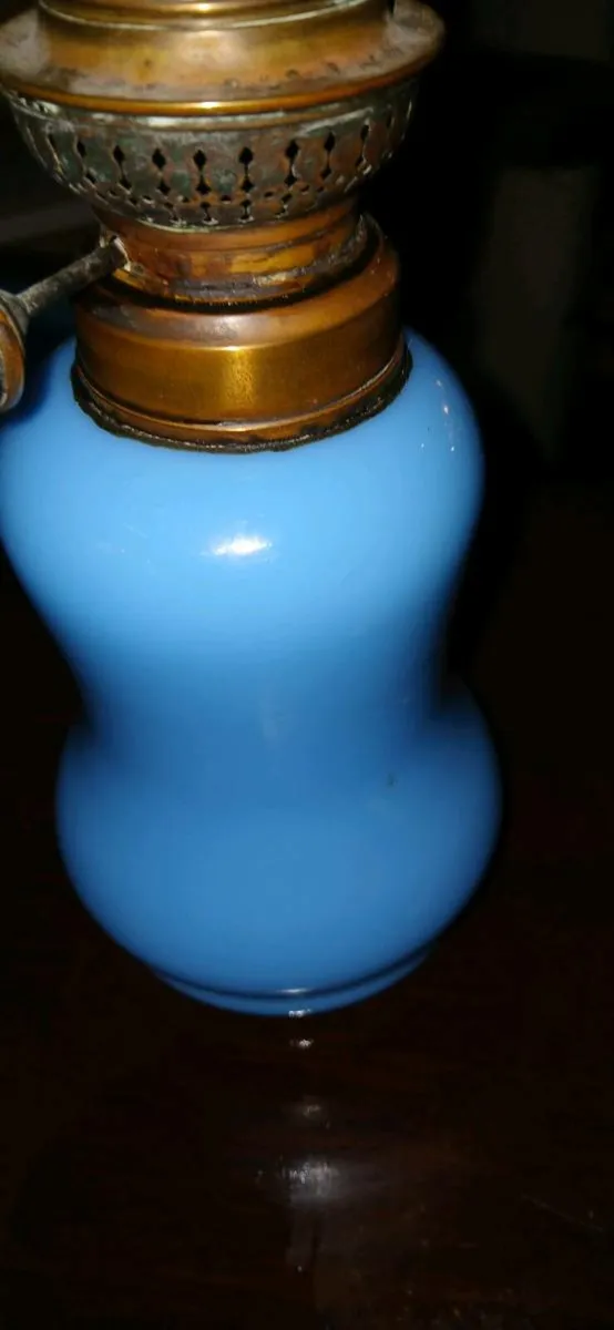 Blue milk glass Oil Lamp - Image 4
