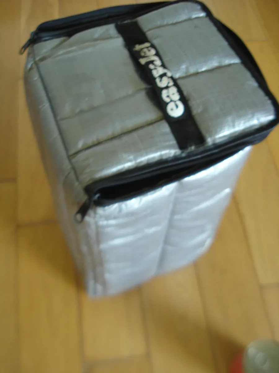 EASYJET  LATE 90s OLD  CREW COOLER BAG . - Image 3