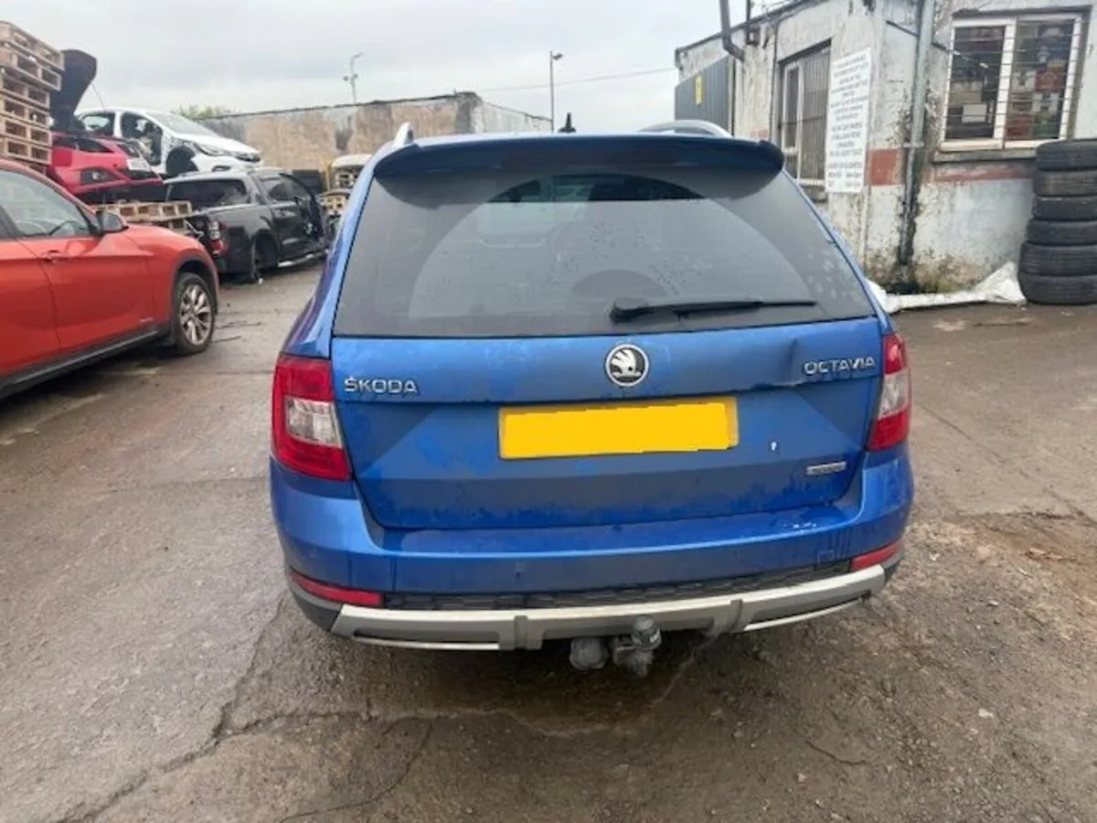 2015 SKODA OCTAVIA 2.0L-D - Image 4