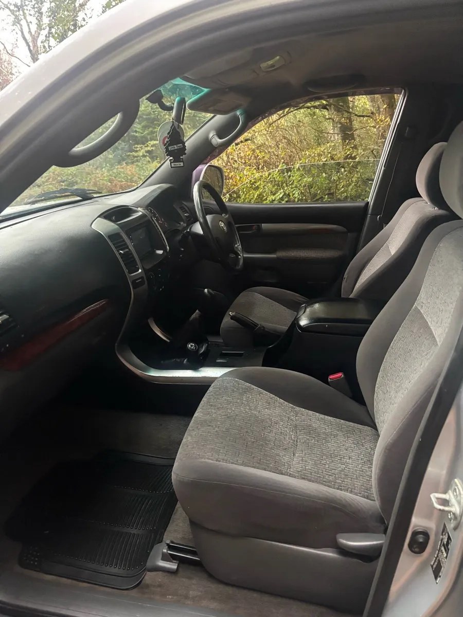 Toyota landcruiser - Image 4