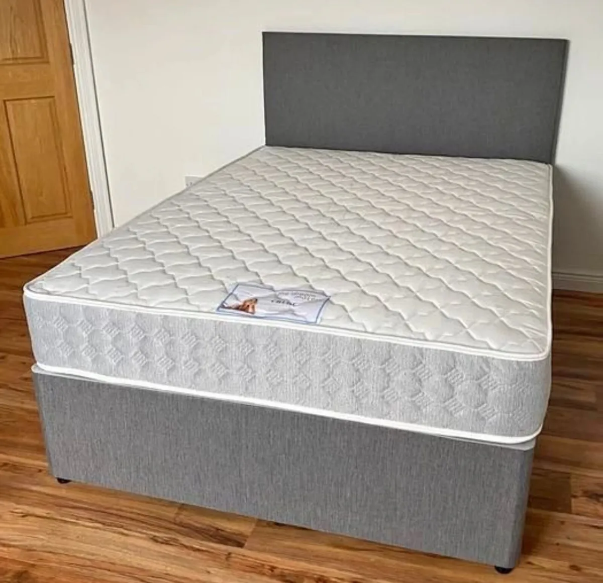 Double bed with mattress like new - Image 3