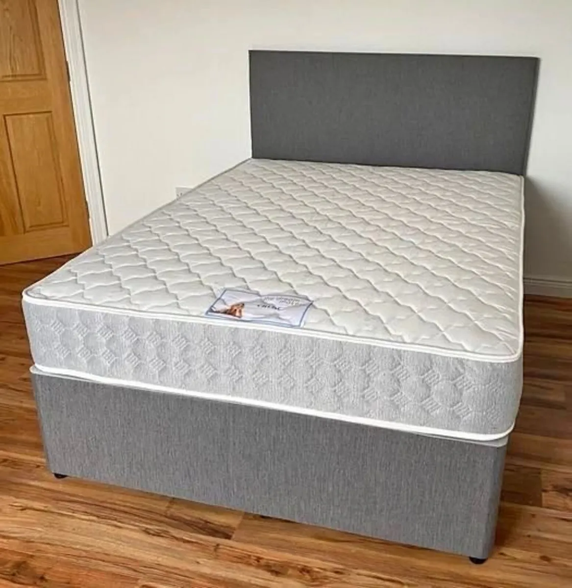 Double bed with mattress like new - Image 4
