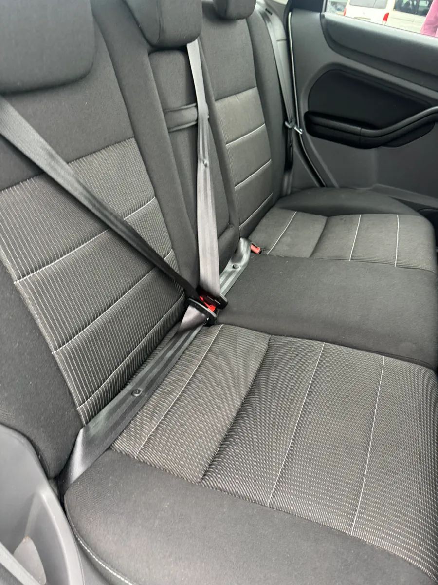 2010 FORD FOCUS 1.6 d TITANIUM SPEC - Image 4