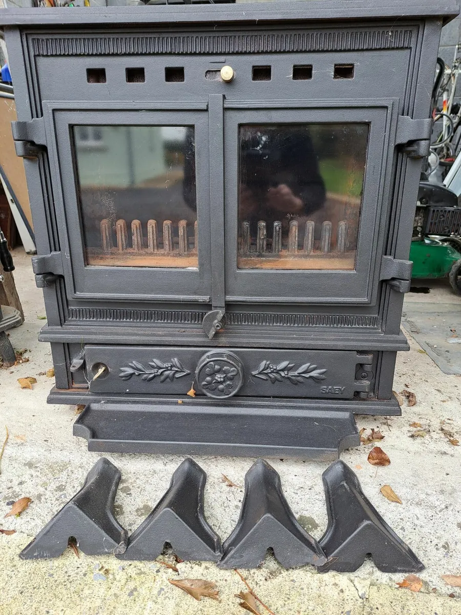 SOLID FUEL STOVE WITH BACK BOILER - Image 1
