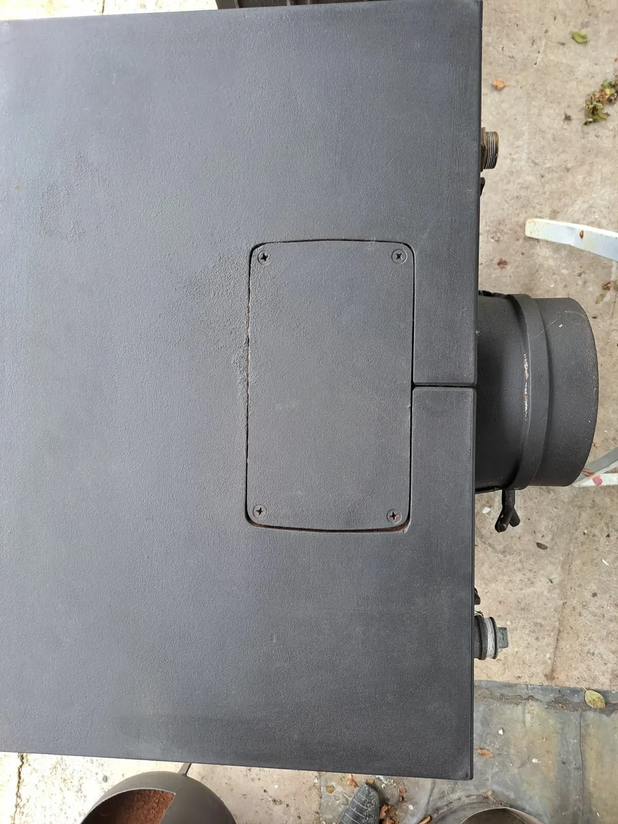 SOLID FUEL STOVE WITH BACK BOILER - Image 3
