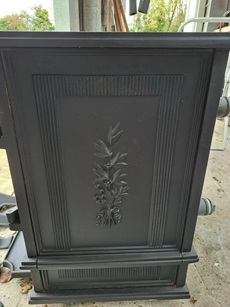 SOLID FUEL STOVE WITH BACK BOILER - Image 4