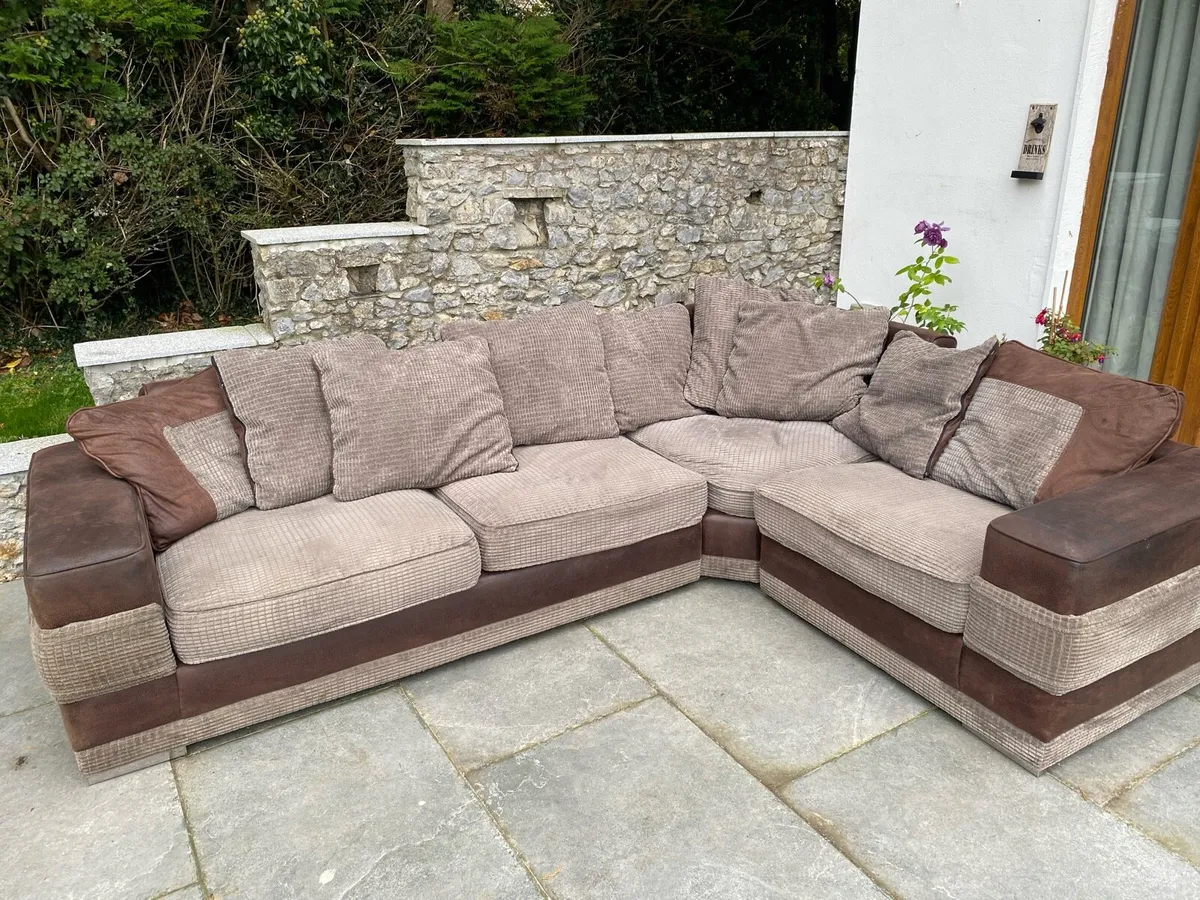 L Shaped Couch/Settee - Image 4