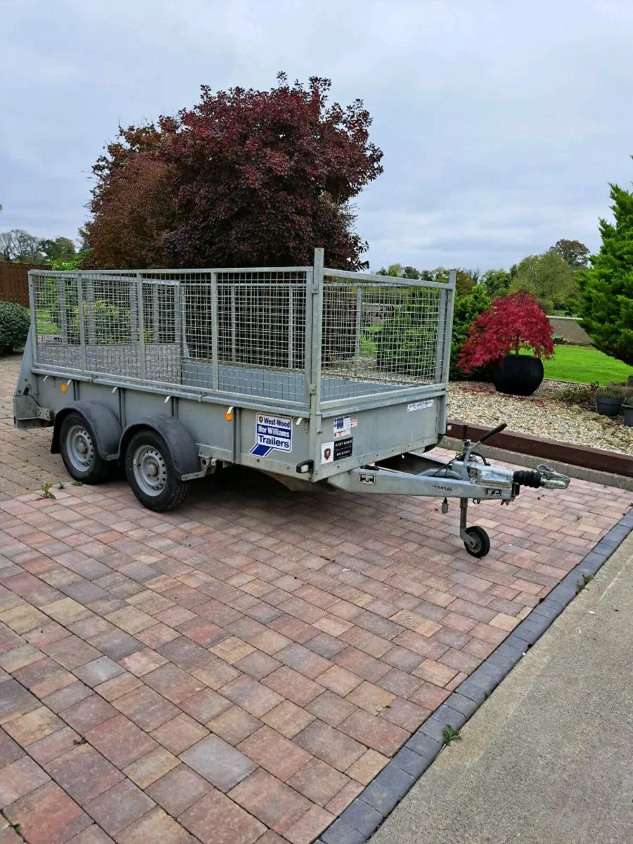 TRAILER - Image 1