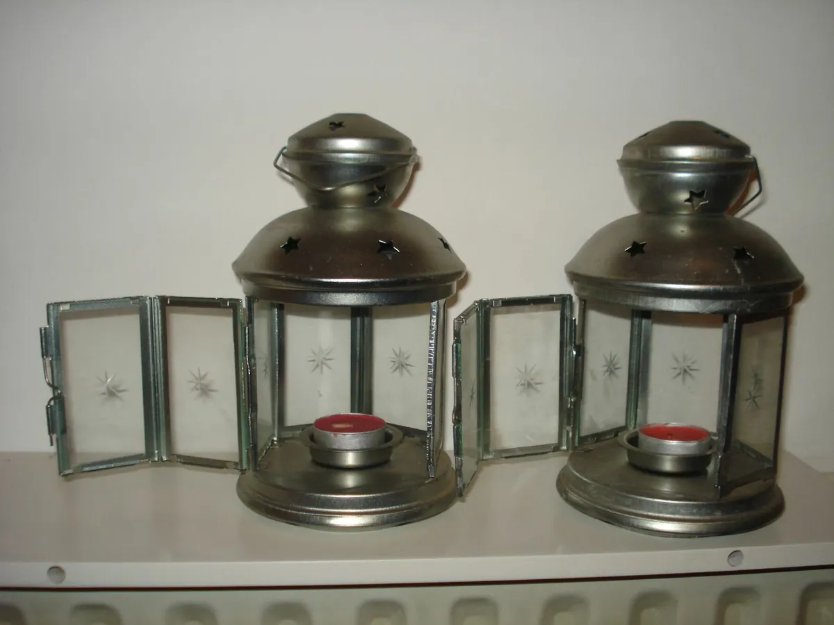 PAIR OF TEA LIGHT CANDLE LANTERNS. - Image 2