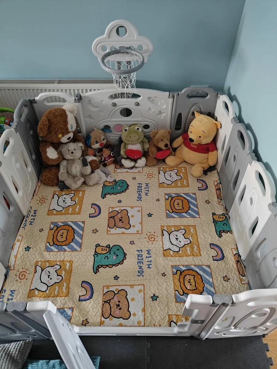 Play Pen - Image 2