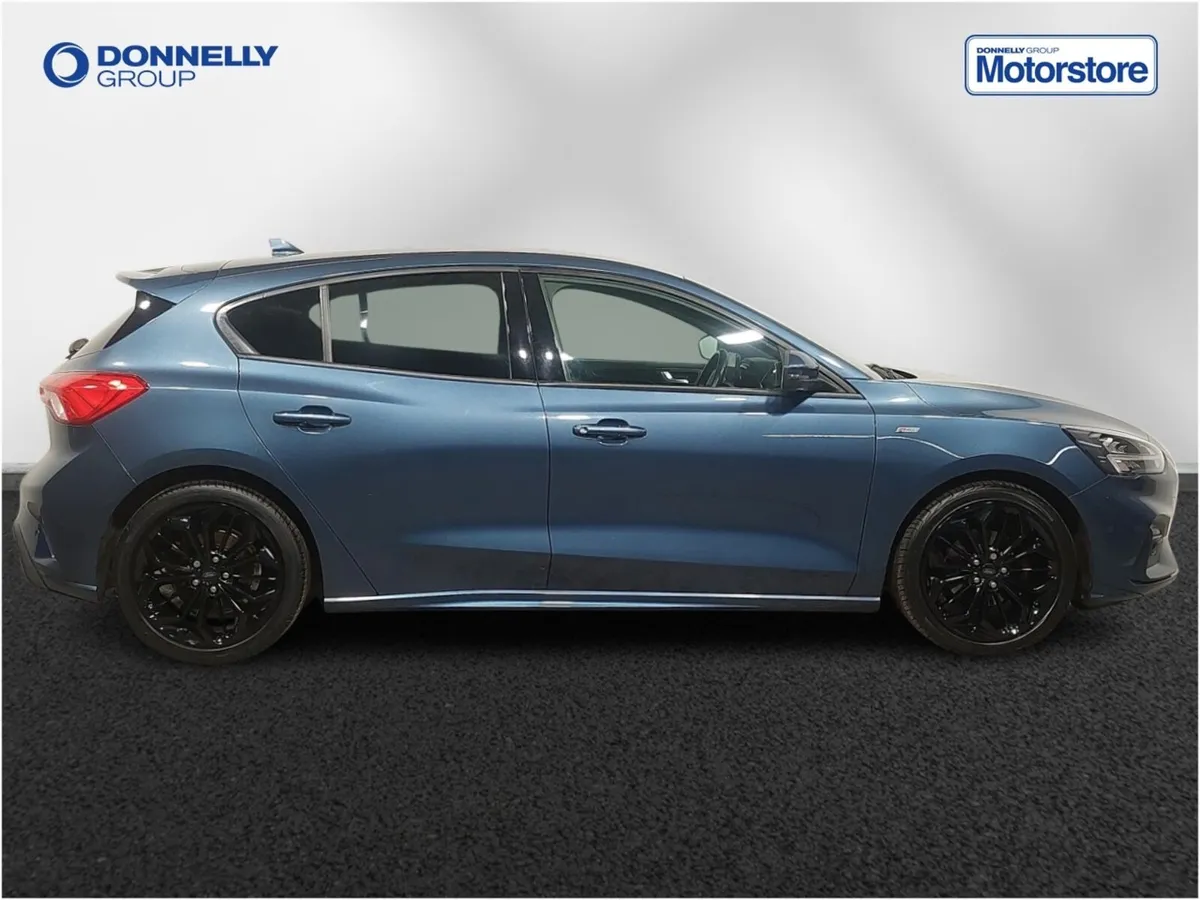 Ford Focus Diesel Estate ST-Line - Image 3