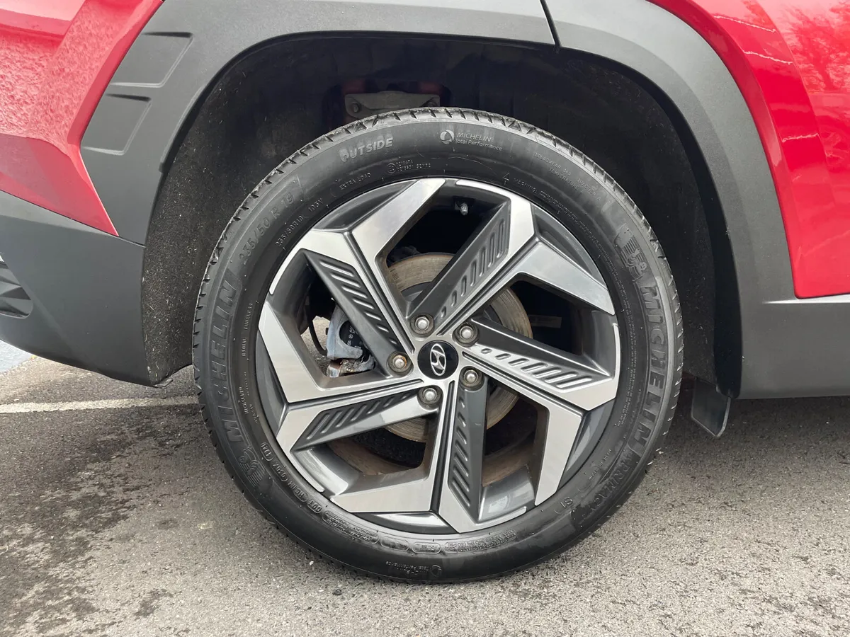 PHEV-EXECUTIVE+ 4WD-APPLE PLAY-LEATHER-140TAX - Image 2