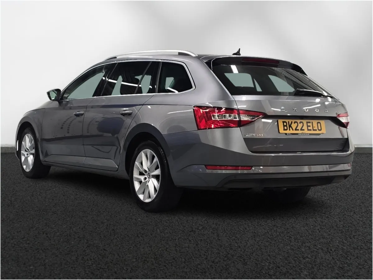 Skoda SUPERB Diesel Estate SE Technology - Image 2