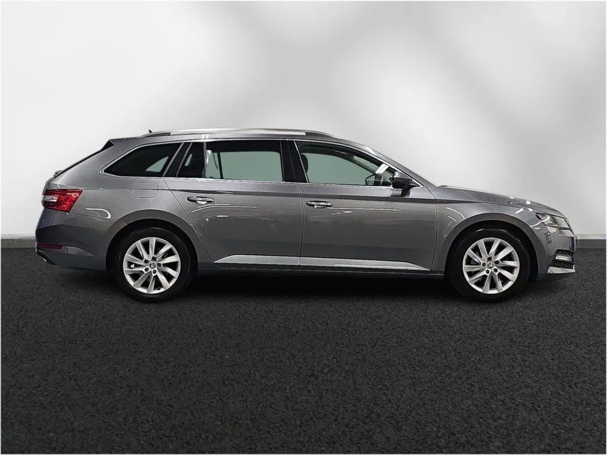Skoda SUPERB Diesel Estate SE Technology - Image 3