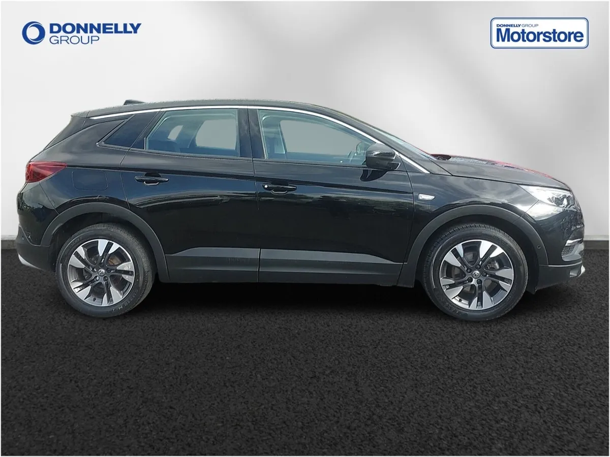 Vauxhall Grandland X Diesel Hatchback Sport Nav - Image 3