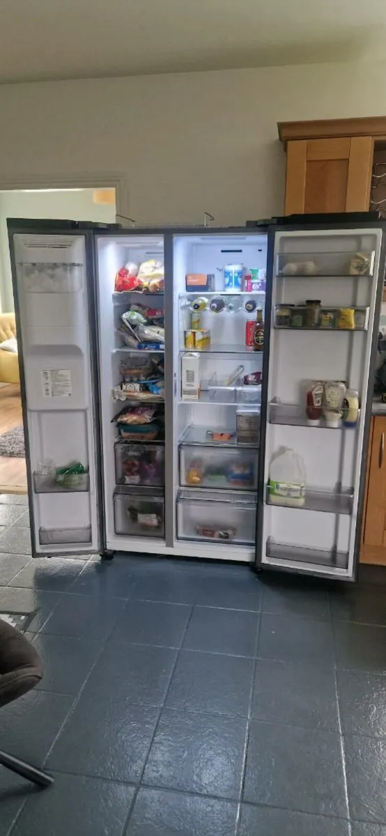 Fridge freezer American style - Image 1
