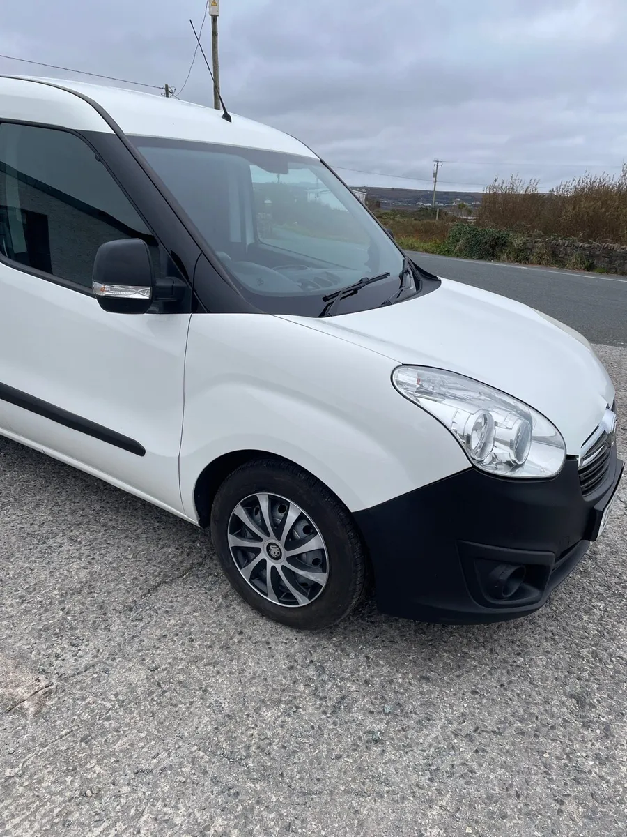 2016 Vauxhall combo -D  van - Image 1