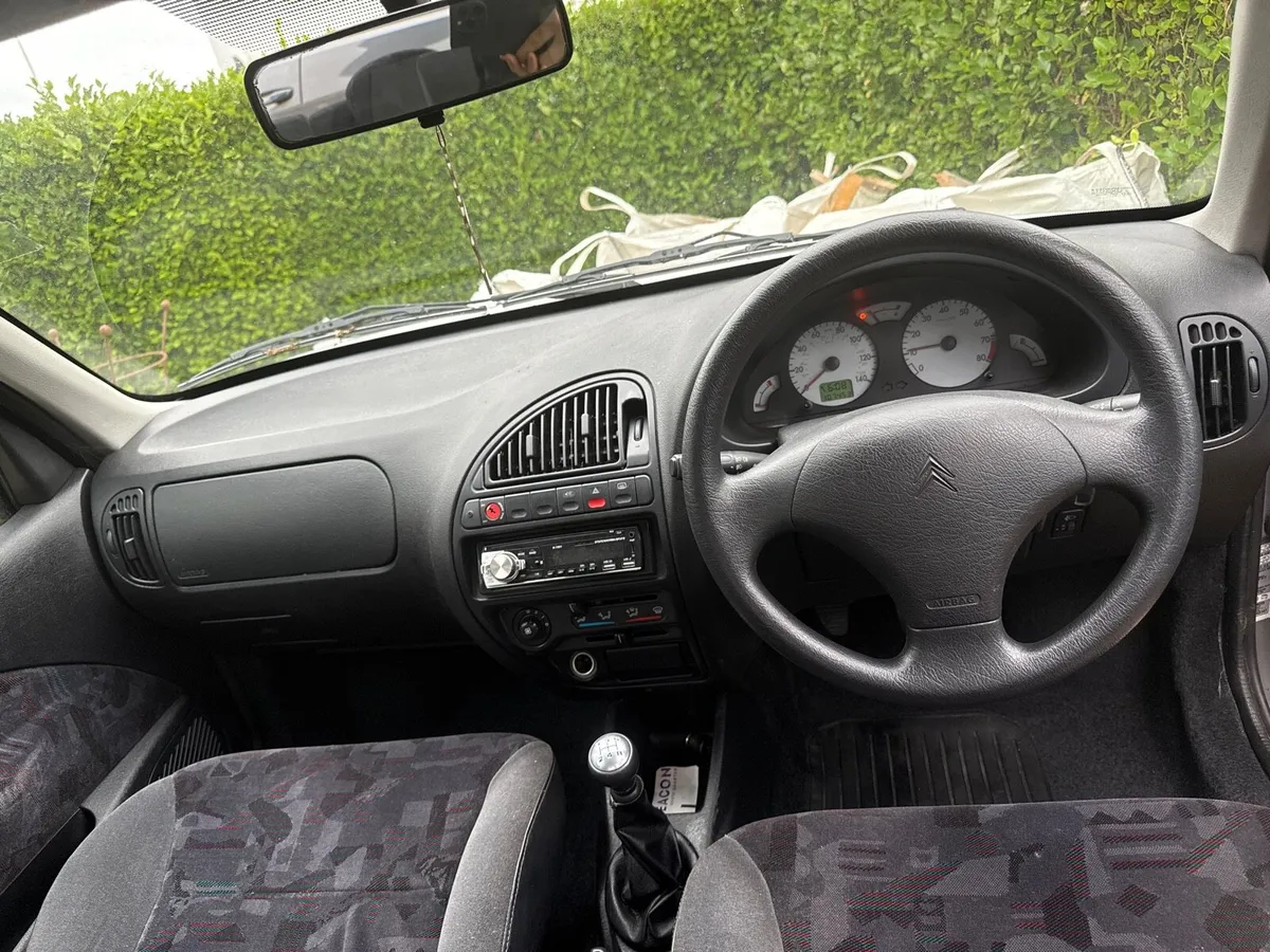 Citroen Saxo VTS 2001 – Rare Two-Tone Silver - Image 3