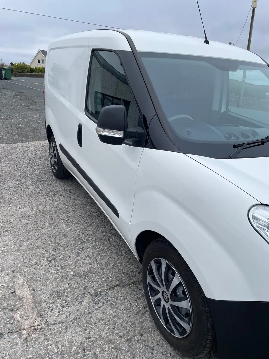 2016 Vauxhall combo -D  van - Image 2