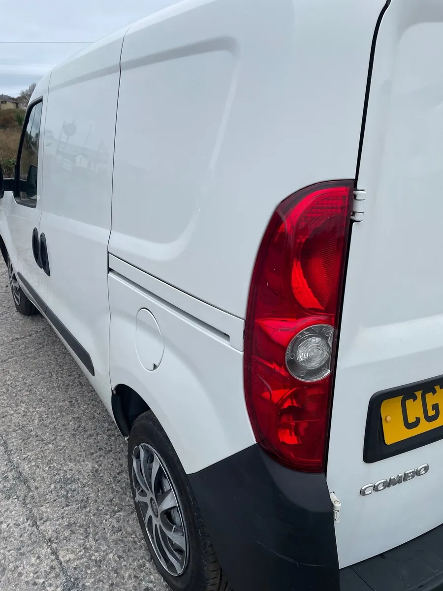 2016 Vauxhall combo -D  van - Image 4