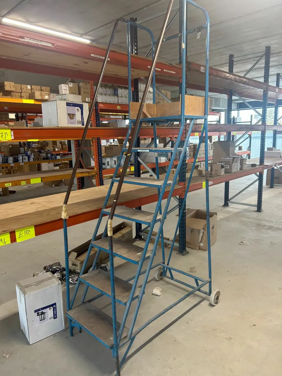 Mobile stairs - Image 3