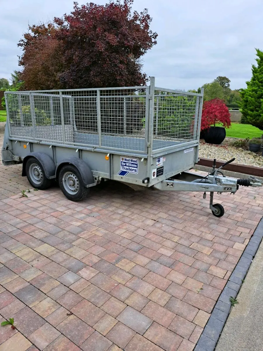 Trailer - Image 1