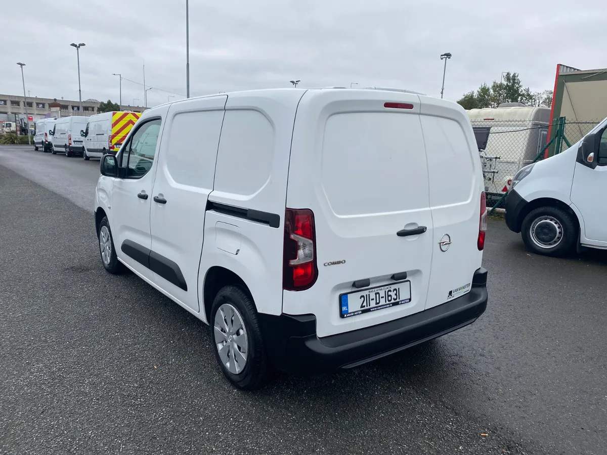 2021 Opel Combo 1.5 75BHP - Image 4