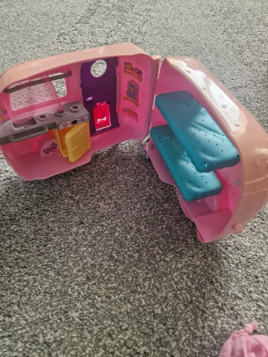 Barbie toys and accessories - Image 4
