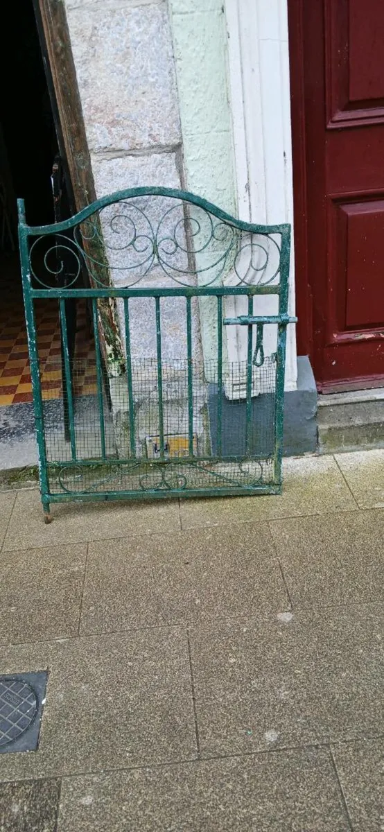 Small Iron Gate - Image 2